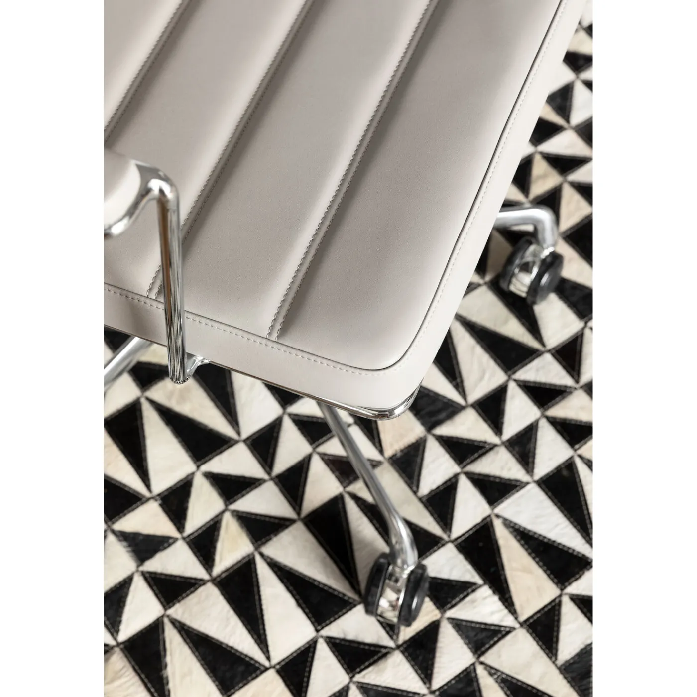 KARE Design Chaise De Bureau Pivotante Dottore Gris